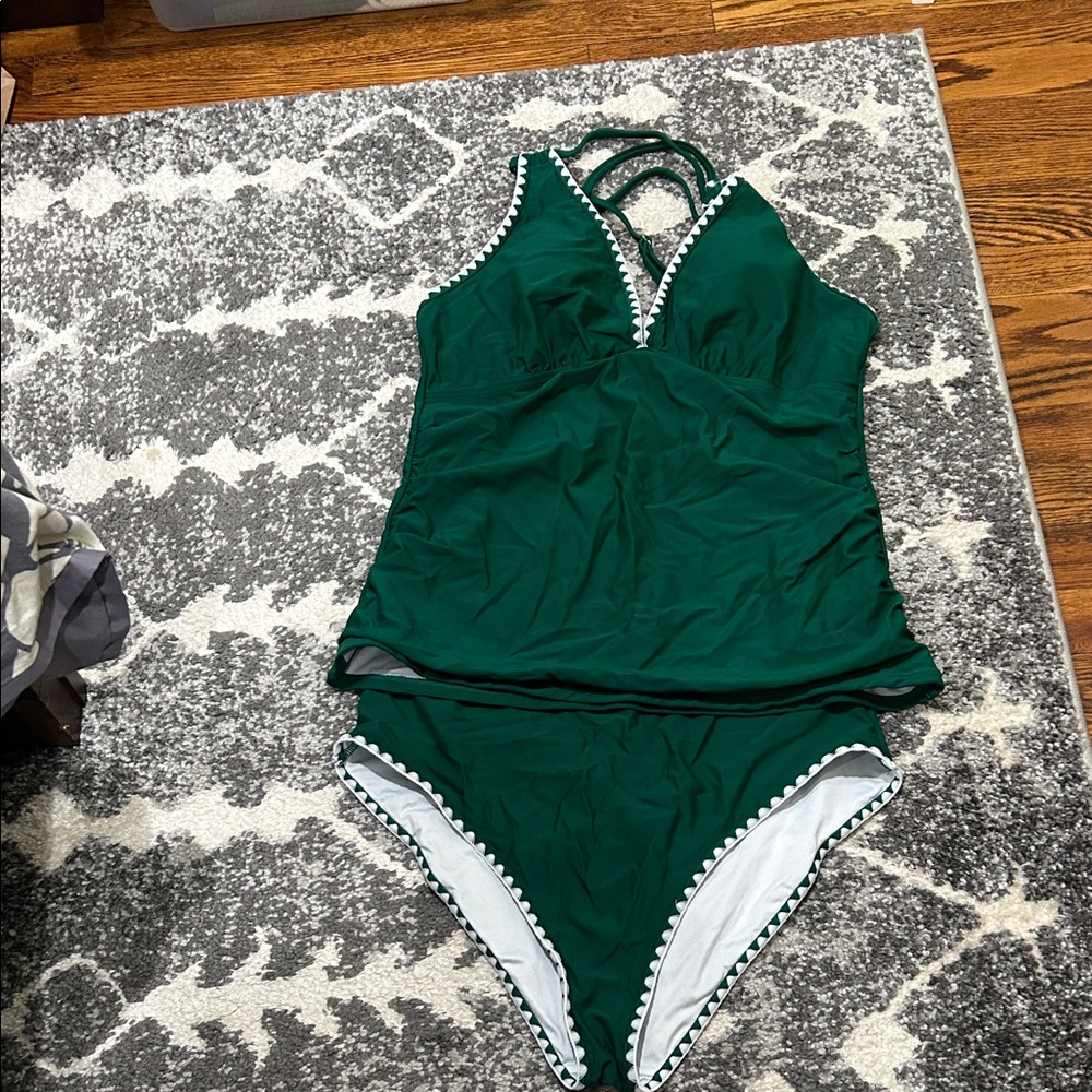 Zaful Green Halter Swim Set
